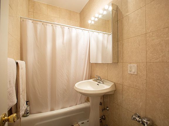 5th image of 568 5th St APT 1B