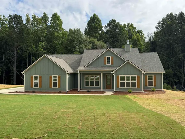 153 Hunters Chase Ct, Eatonton, GA 31024