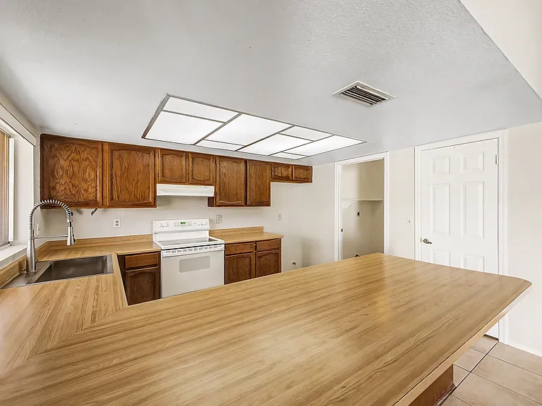 5733 W Mescal St — Photo 3