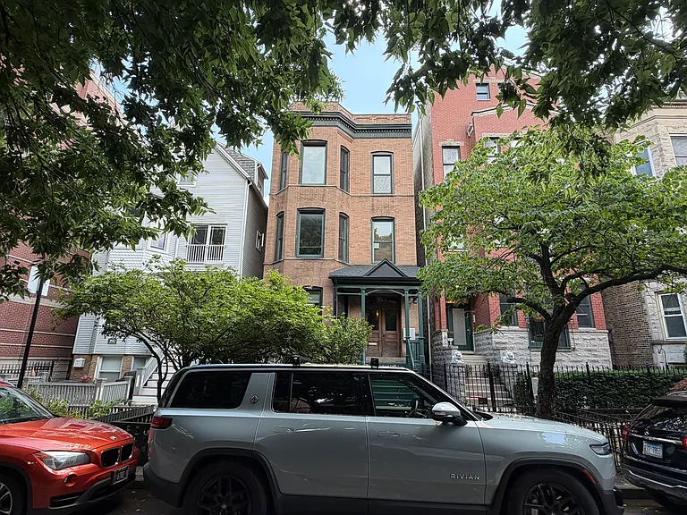 843 W Roscoe St #1F — Photo 1