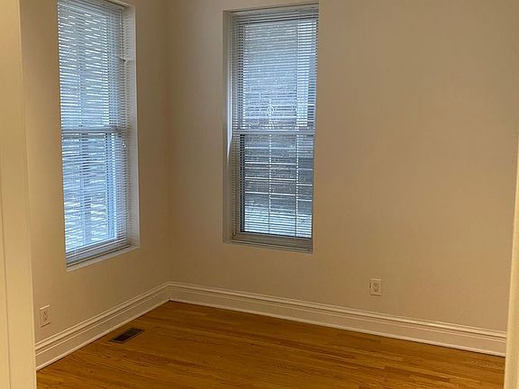 3rd image of 1926 N Wolcott Ave APT 1