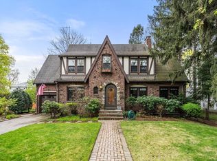 138 Albemarle Rd, Newton, MA 02460