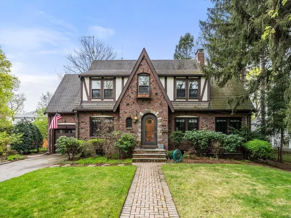 138 Albemarle Rd, Newton, MA 02460
