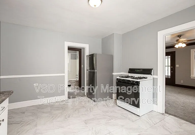 4024 E 143rd St #UP — Photo 7