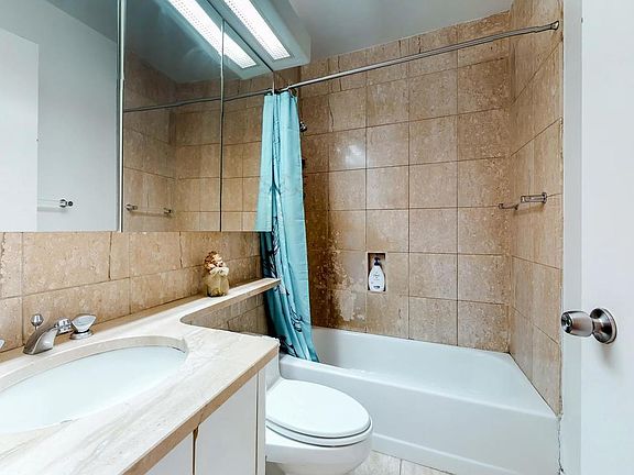 5th image of 415 E 37th St APT 8C