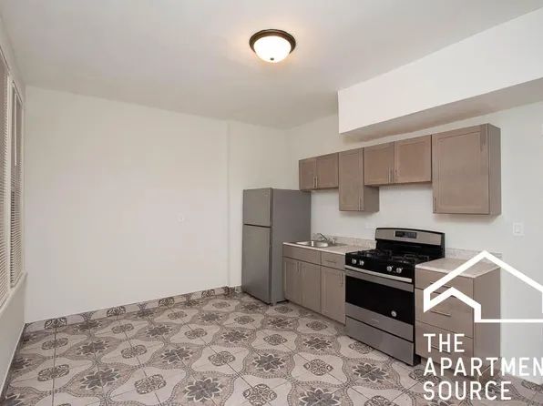 1255 N Harding Ave #2S, Chicago, IL 60651
