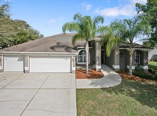 2211 Heritage Crest Dr, Valrico, FL 33594