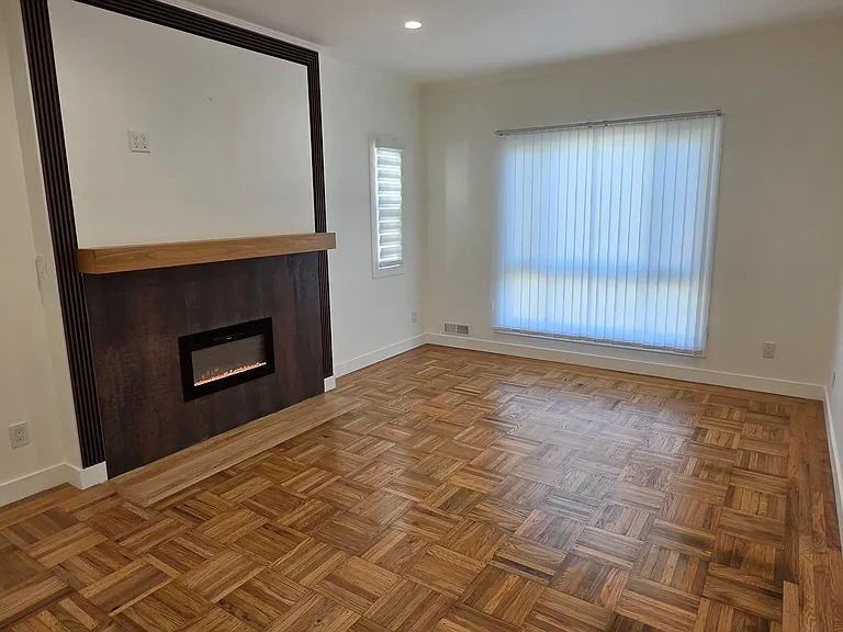 54 N Mayfair Ave — Photo 19