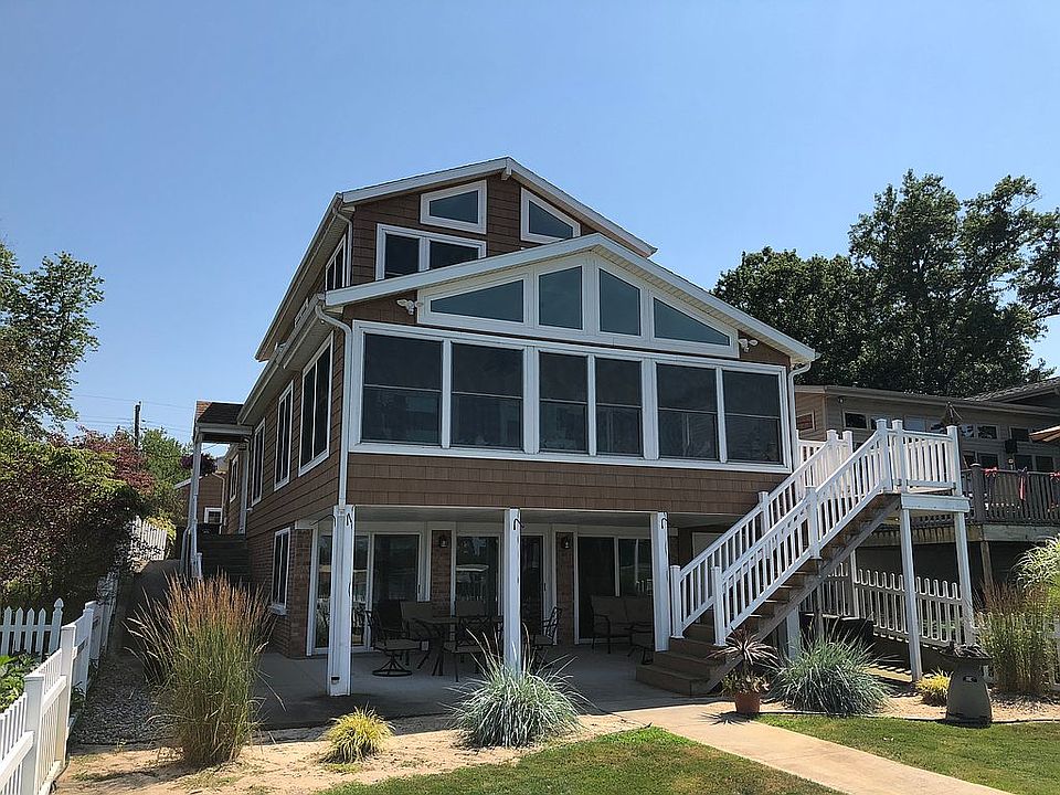 1st image of 26043 Lake Dr