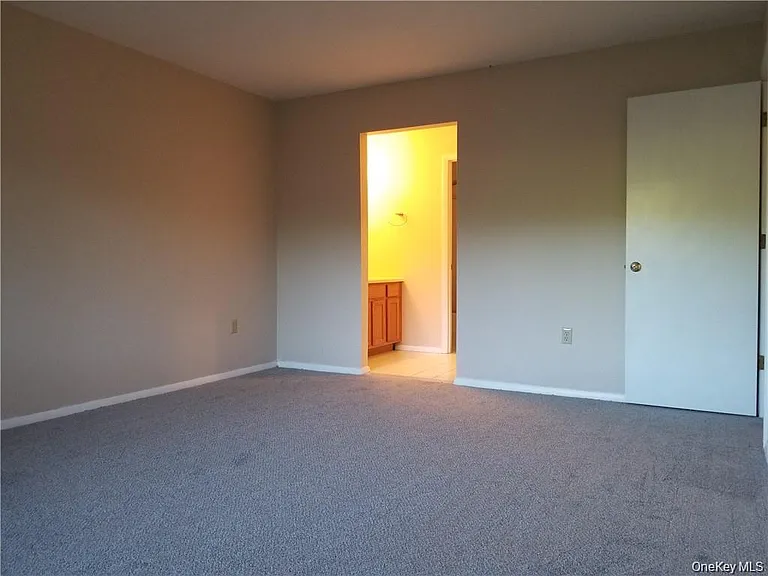 256 Heritage Ln — Photo 14