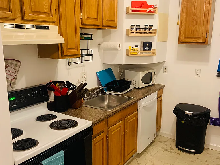1721 Guilford Ave #1 — Photo 5