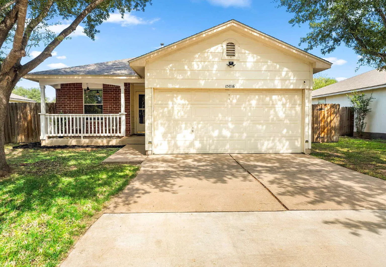 3 bed, 2.0 bath, 1079 sqft, $1,950 — Photo 4