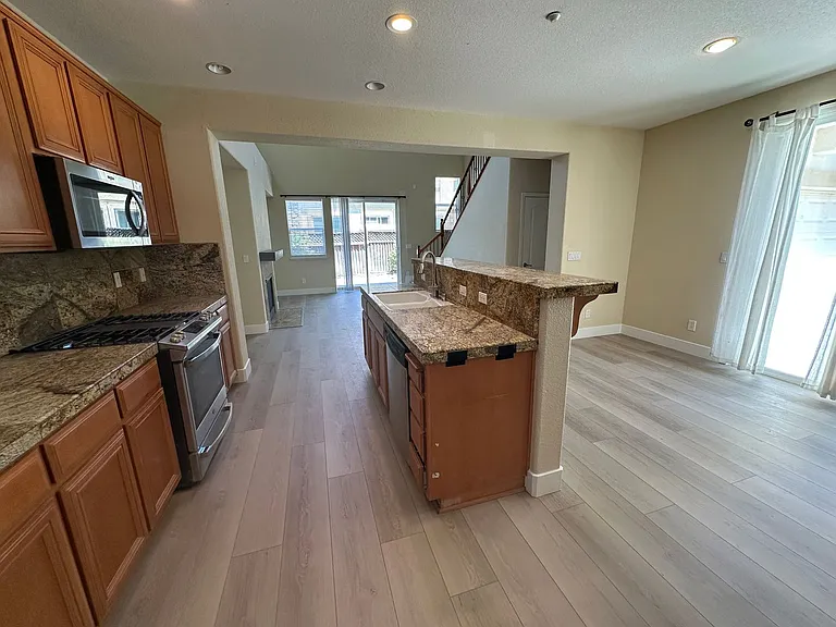 2397 Tamalpais Ave — Photo 10