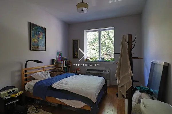 Rented by Yaffa Realty LLC | media 13