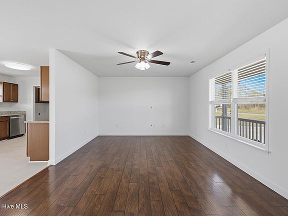 5th image of 127 Cayuse Way