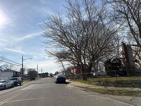 5th image of 3 Surrey Dr