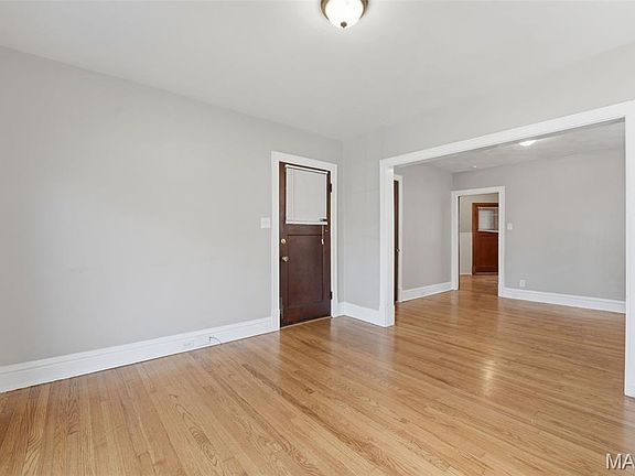 5th image of 4944 Mardel Ave