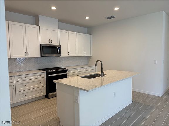 3rd image of 44315 Panther Dr