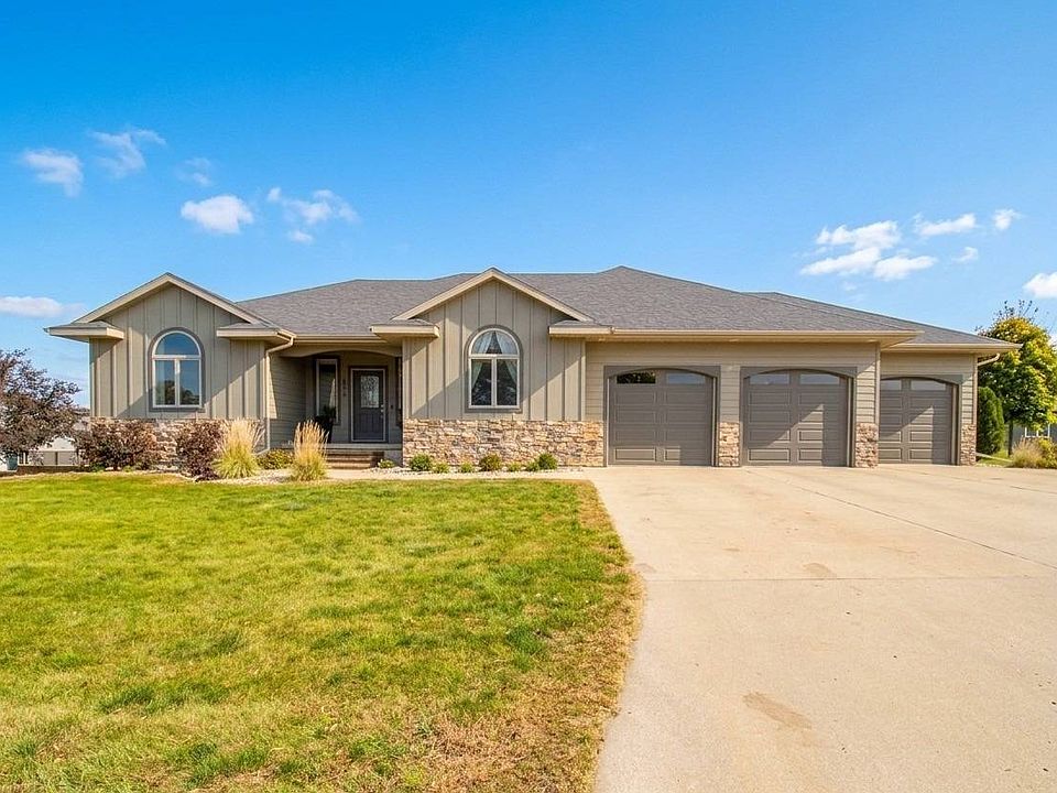1st image of 1615 Valley View Pl