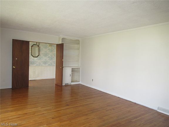 5th image of 3026 38th St NW