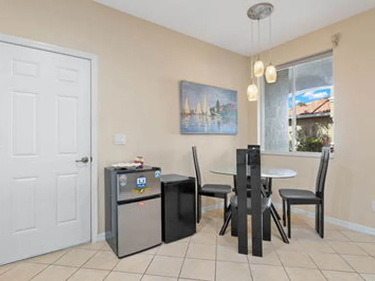 17529 Laurel Grove Ct — Photo 12