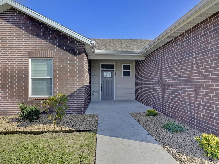 4207 E Eastmoor Dr — Photo 4