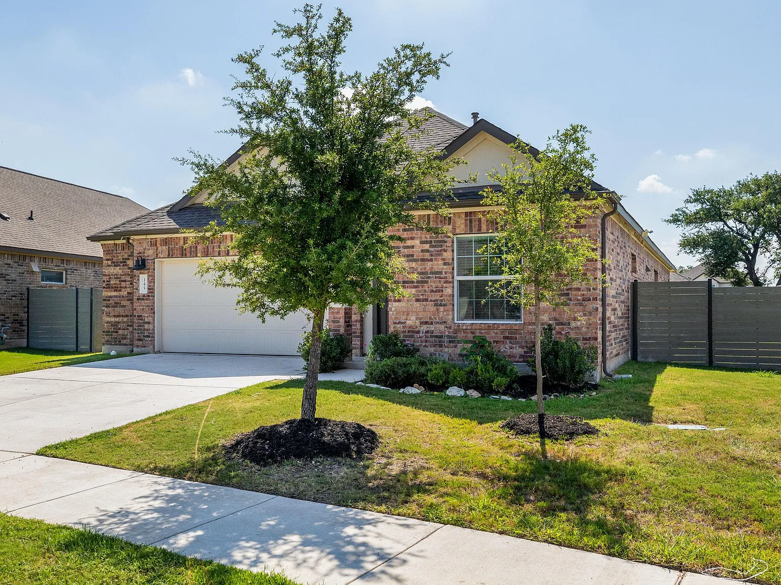 4 bed, 3.0 bath, 2037 sqft, $2,300 — Photo 3