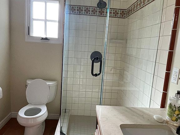5th image of 5668 Jumilla Ave #1