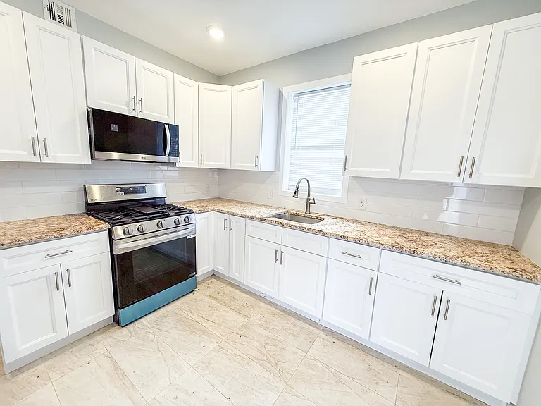 76 Bloomfield Ave #1 — Photo 6