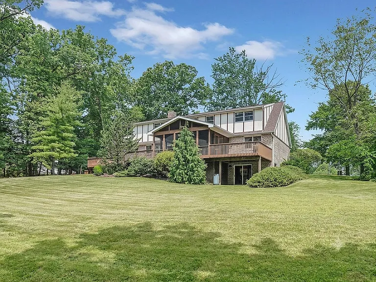 1701 Breezy Acres Rd — Photo 11