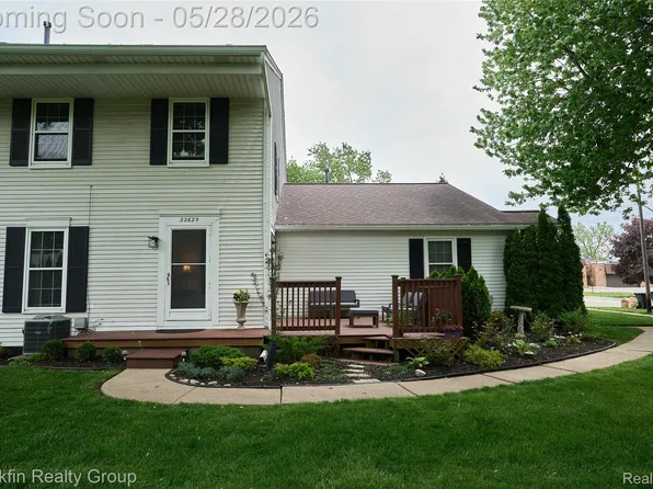 22625 Martin Rd, Saint Clair Shores, MI 48081