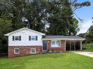 2538 Burton Cir, Morrow, GA 30260