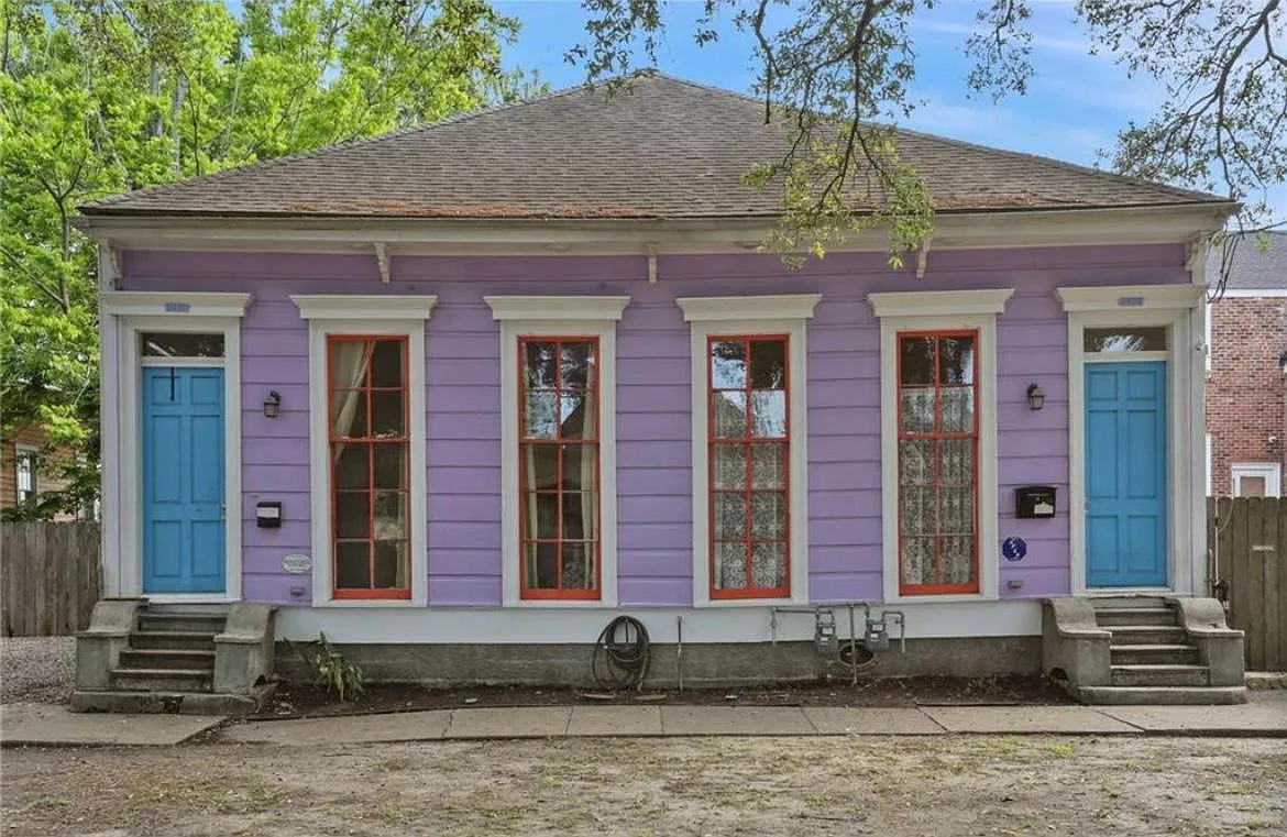 Photo 1 of 16 - 2415 Bienville St - New Orleans, LA Primary Photo - 2415 Bienville St