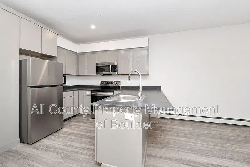 1 bed, 1.0 bath, 473 sqft, $2,100 — Photo 4