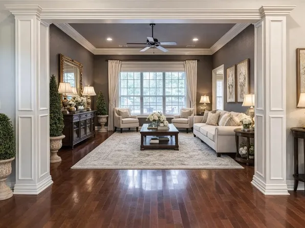 1303 NE Fairwinds Dr, Bentonville, AR 72712