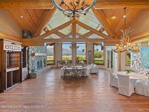 4th image of 6665 N Vista Ln