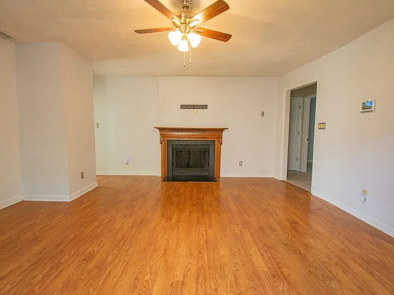 6839 Shawcross Ln — Photo 3