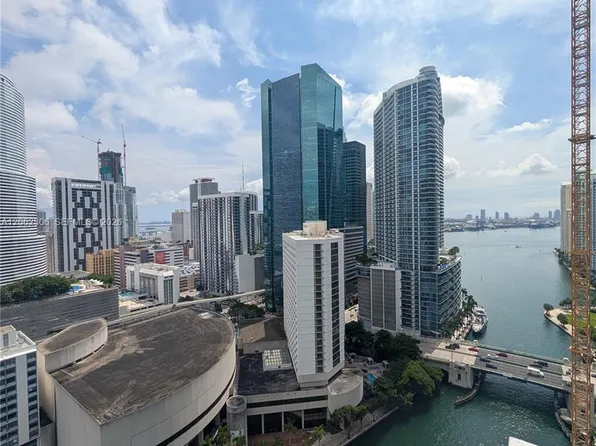 31 SE 5th St APT 3002, Miami, FL 33131