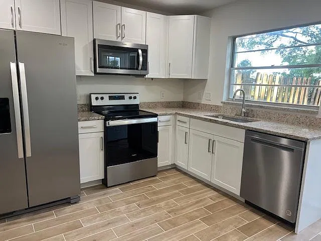 14734 Morning Dr — Photo 3