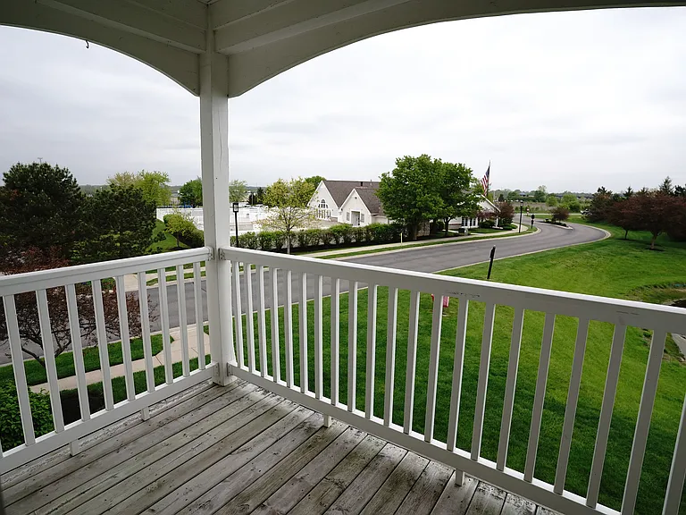 Aberdeen Apartment's 1-, 2-, and 3-bedroom apartments feature a private patio or balcony.