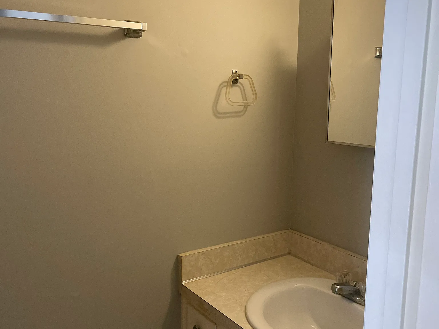 439 Roger Williams Ave — Photo 4