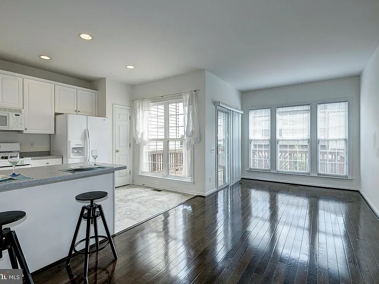 6325 Dunn Ct — Photo 23