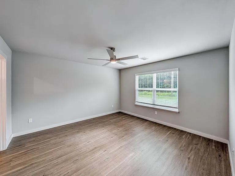 6502 NW Kathleen St — Photo 6
