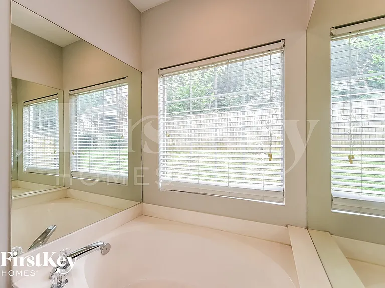 917 Jackson Cir — Photo 10