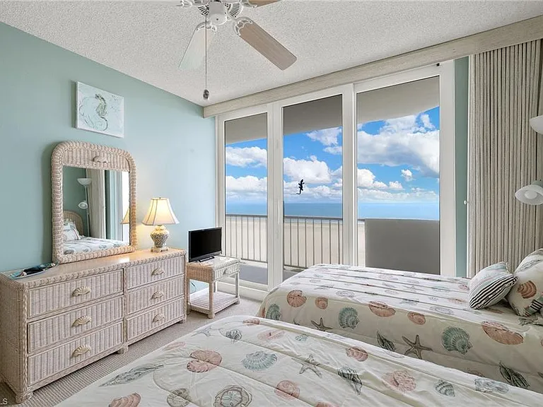 140 Seaview Ct #S902 — Photo 15