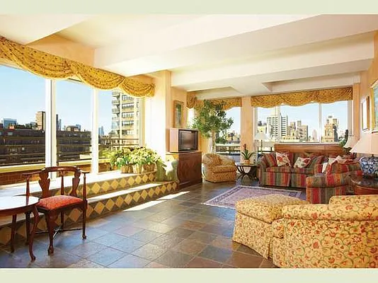 Sold by Stribling | media 18