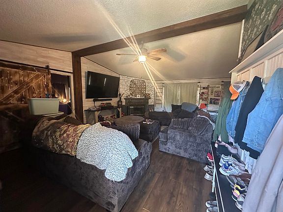 2nd image of 165 McNabb St
