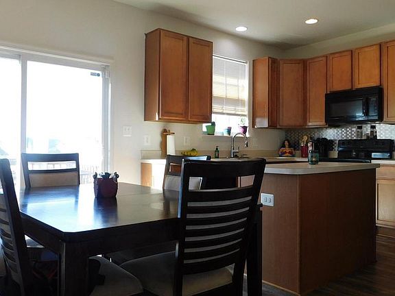 4th image of 428 Betts Way