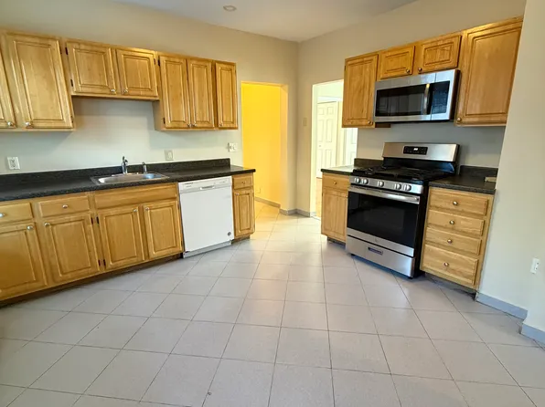 132 Glendale St #2, Everett, MA 02149