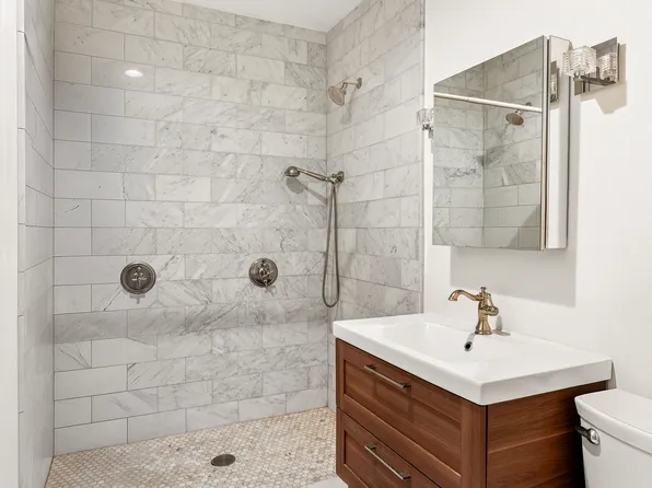 250 East 25th Street image 8 of 21